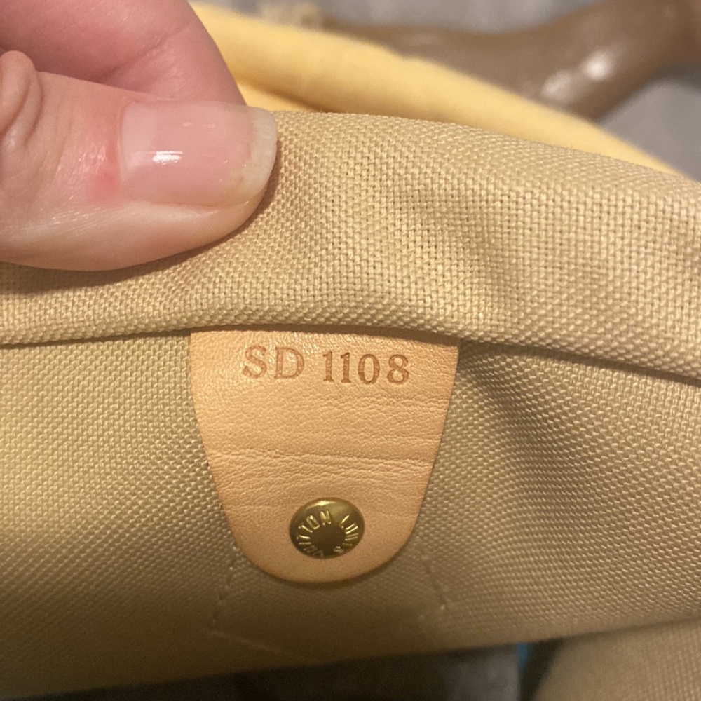 Louis Vuitton purse - Picture 8 of 8